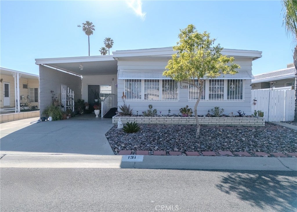 Photo of Listing #IV25083262