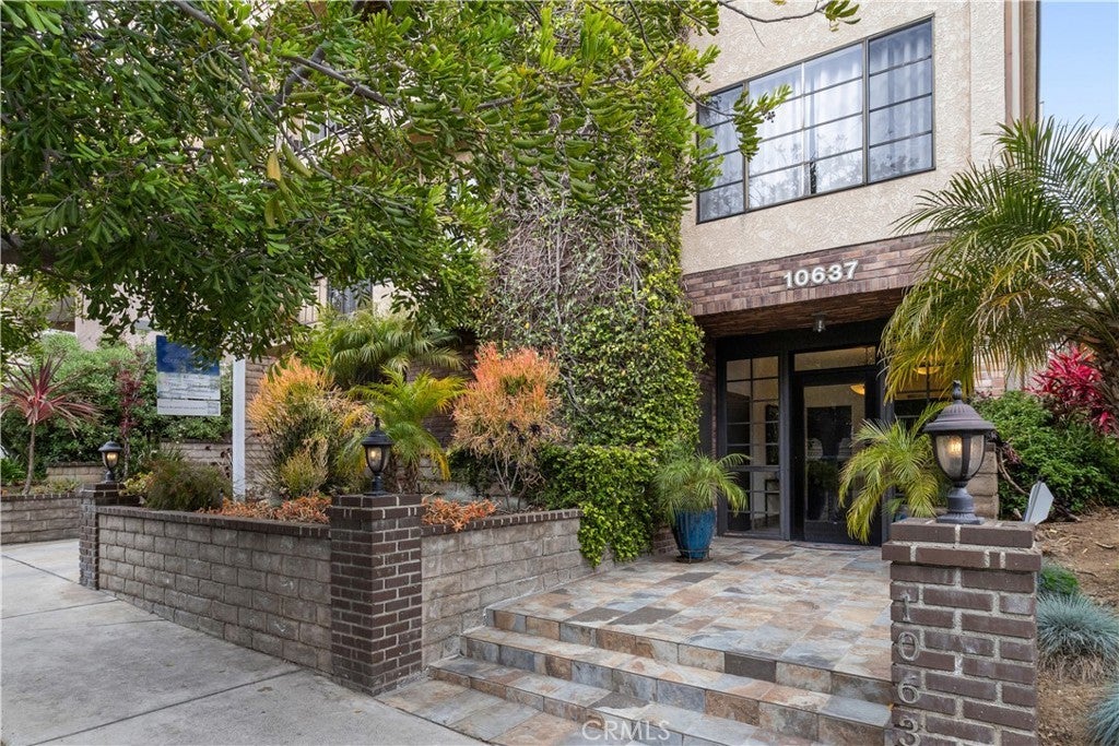 Photo of Listing #SR25083338