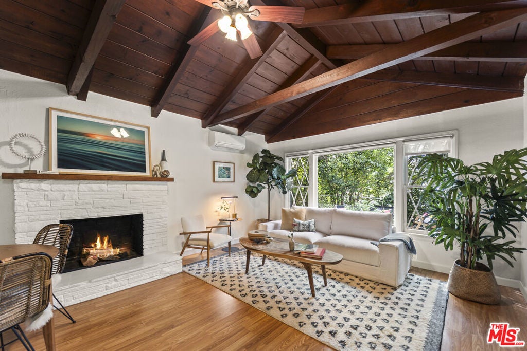 Photo of Listing #25524483