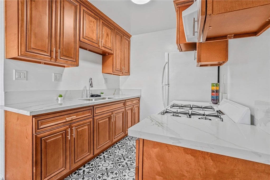 Photo of Listing #SB25074725