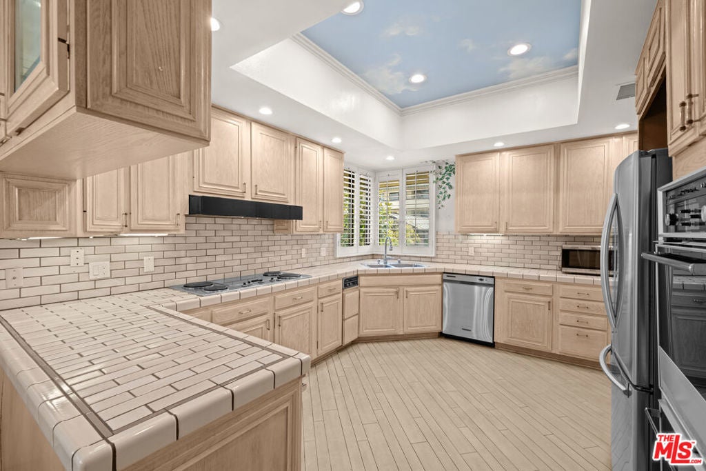 Photo of Listing #25526171