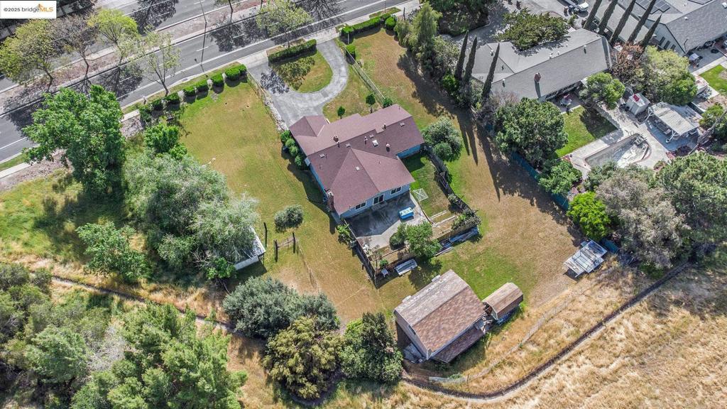 Photo of Listing #41093555