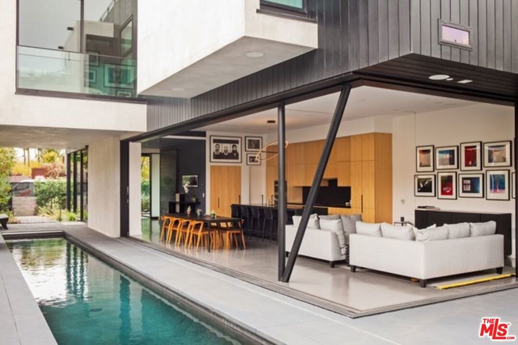 Photo of Listing #25526057