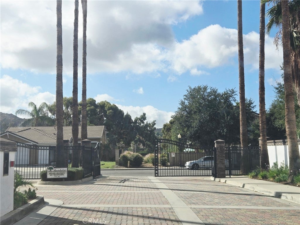 Photo of Listing #DW25084213