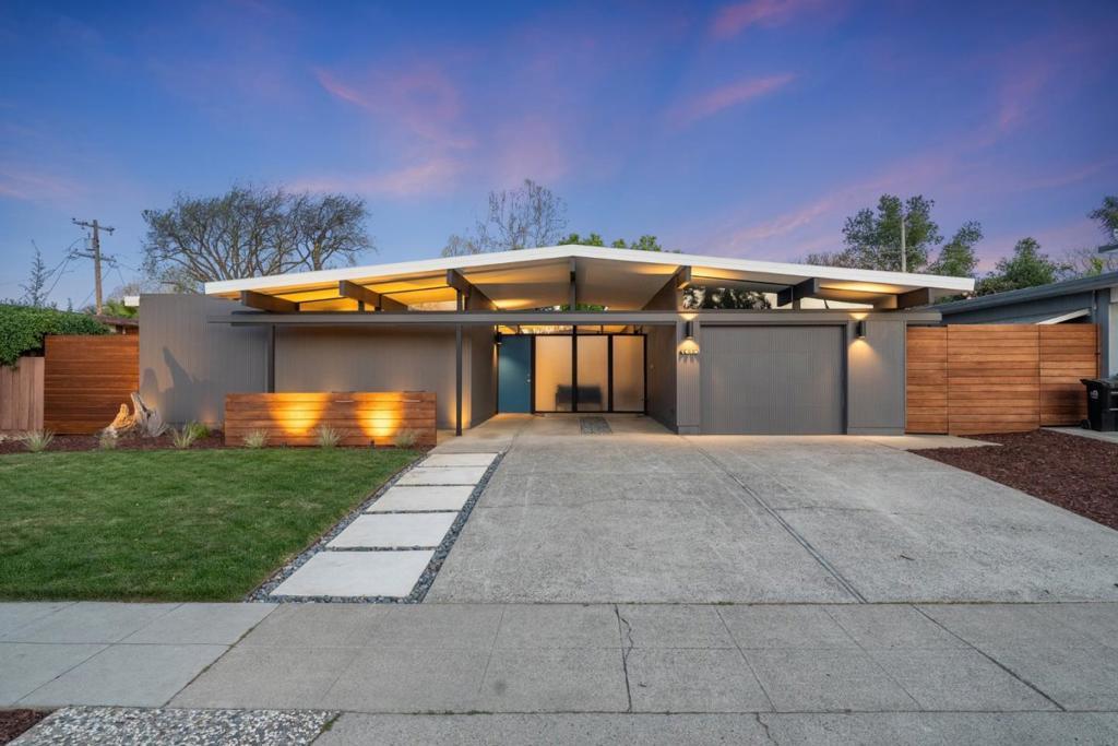 Photo of Listing #ML82002560