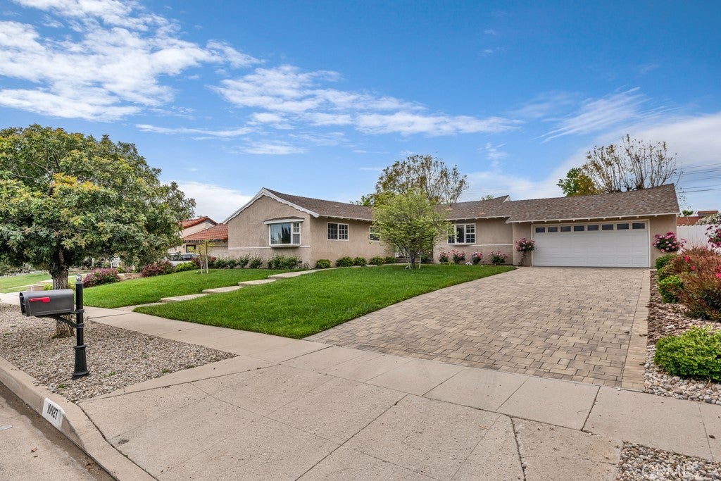 Photo of Listing #SR25082538