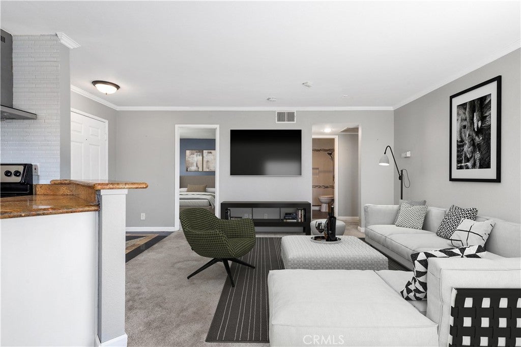 Photo of Listing #SB25080467