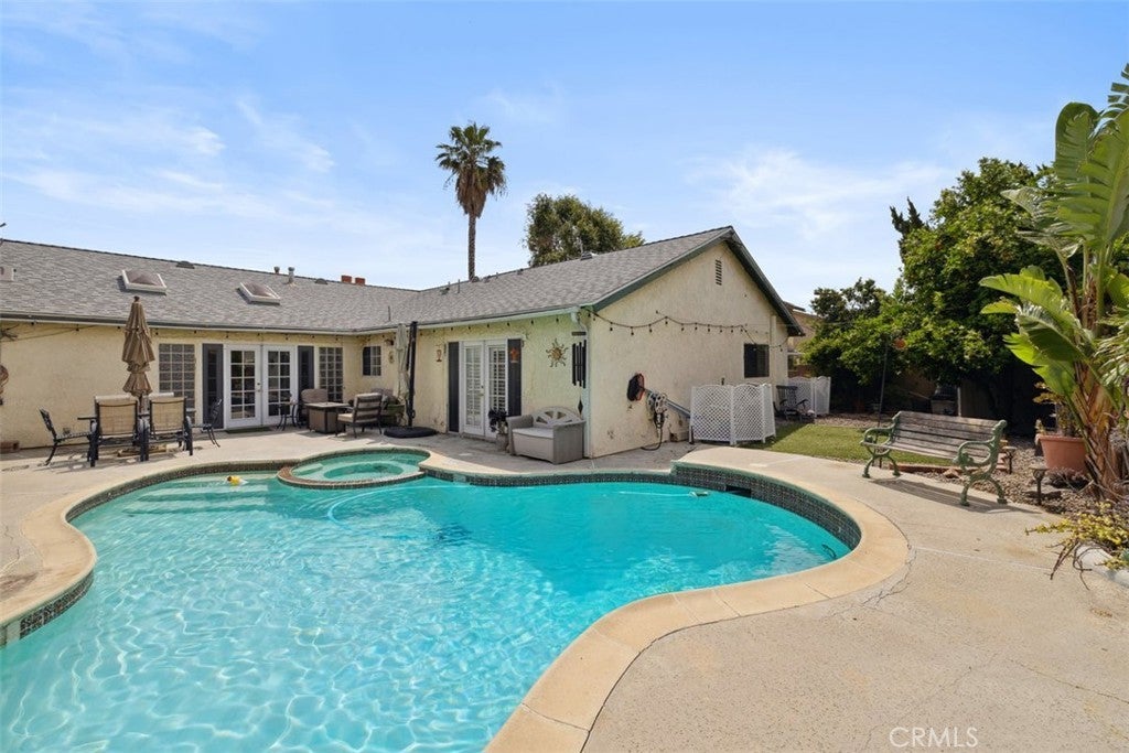 Photo of Listing #SR25084431