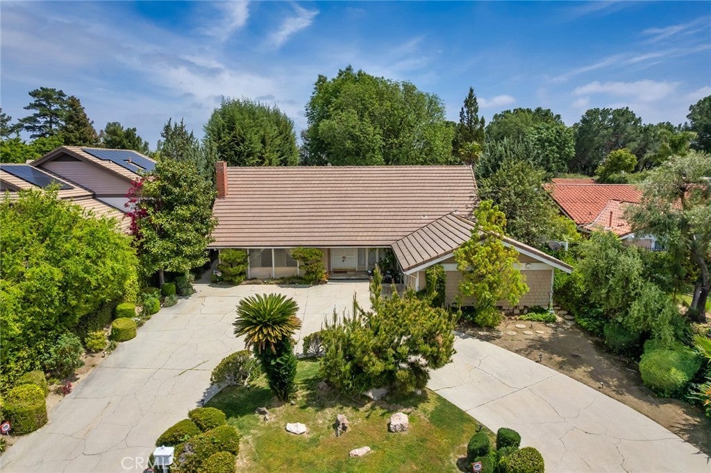 Photo of Listing #SR25084062