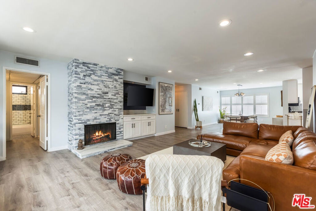 Photo of Listing #25523023