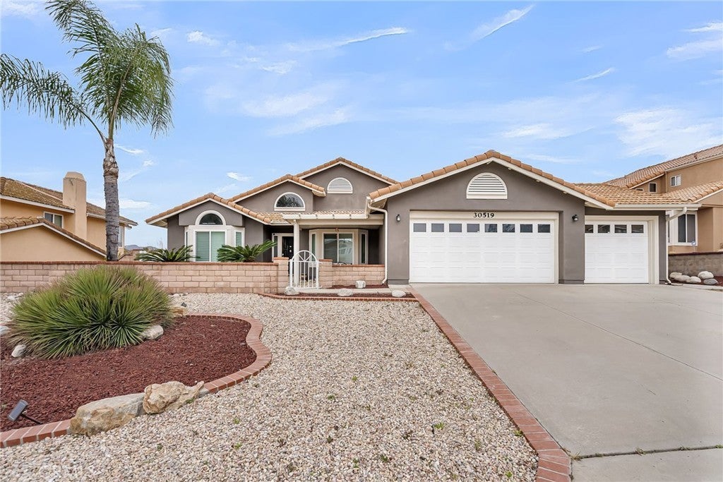 Photo of Listing #IV25081632