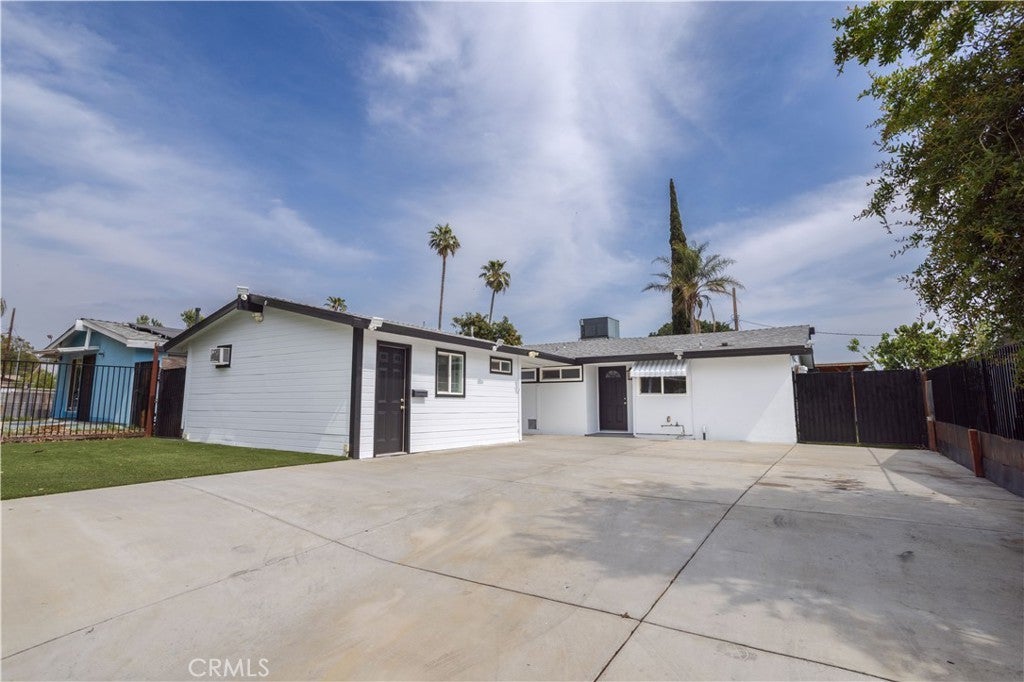 Photo of Listing #SR25084386