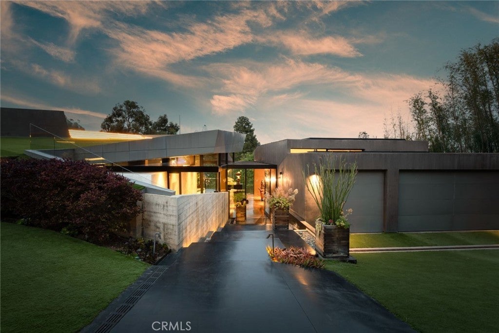 Photo of Listing #SR25084616