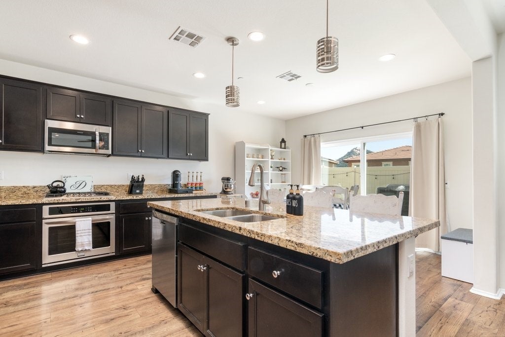 Photo of Listing #SW25063405