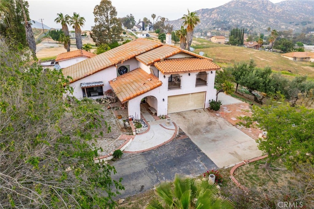 Photo of Listing #IV25084342