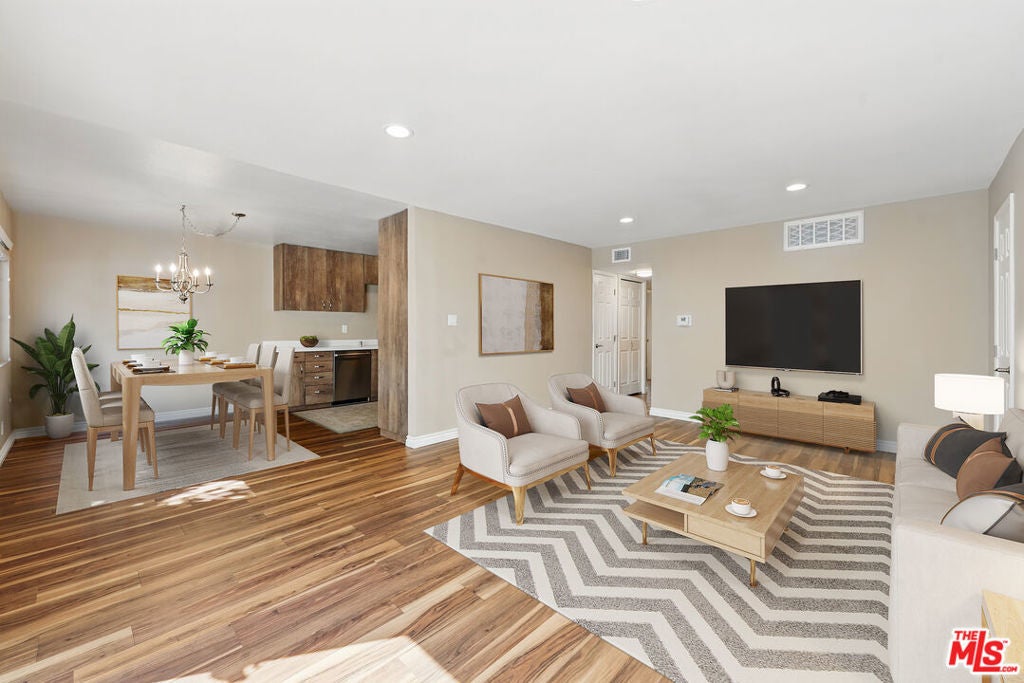 Photo of Listing #25525421