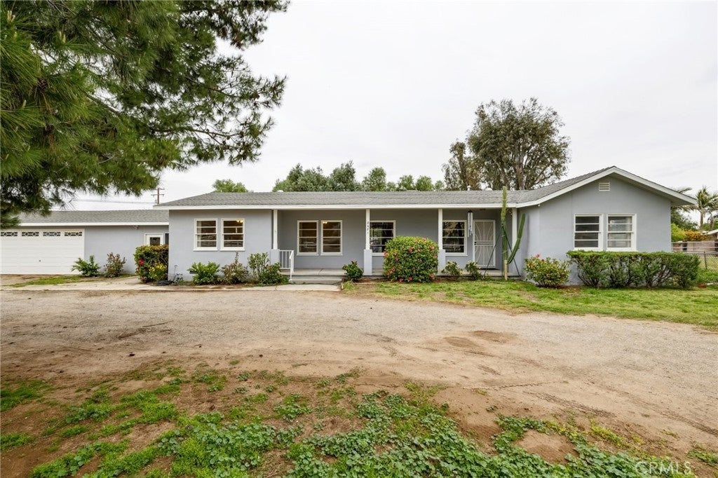 Photo of Listing #IV25085257