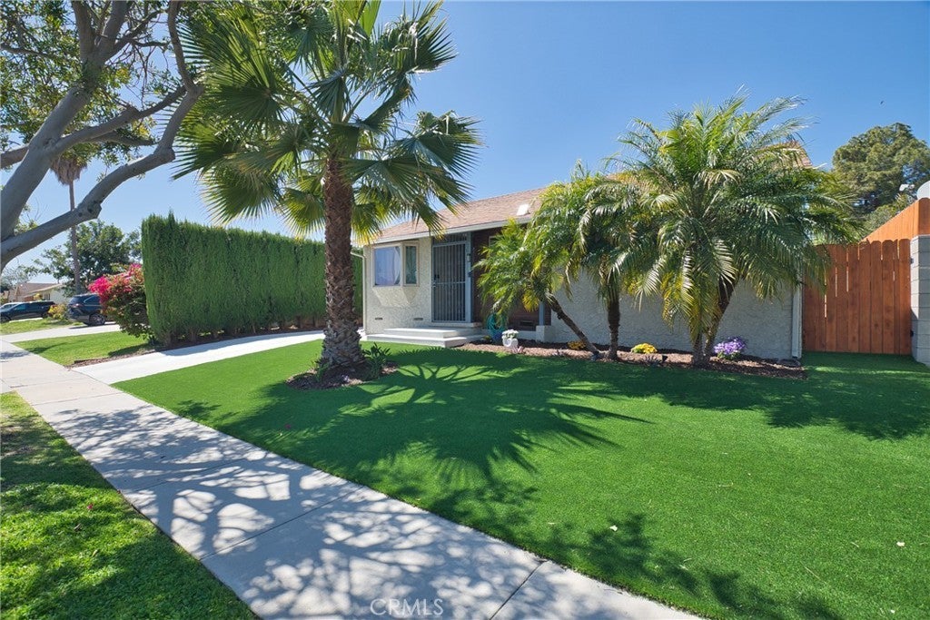 Photo of Listing #SB25082647