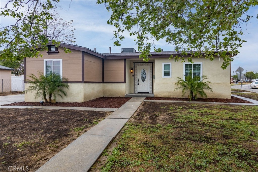 Photo of Listing #IV25083984