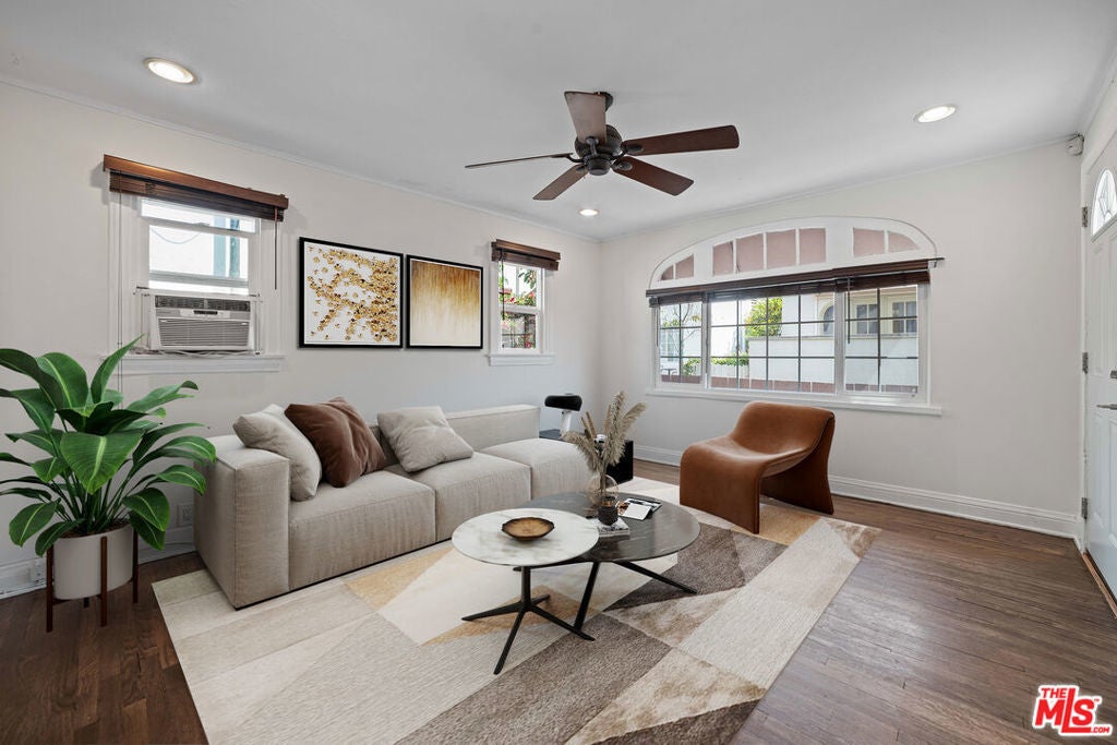 Photo of Listing #25526955