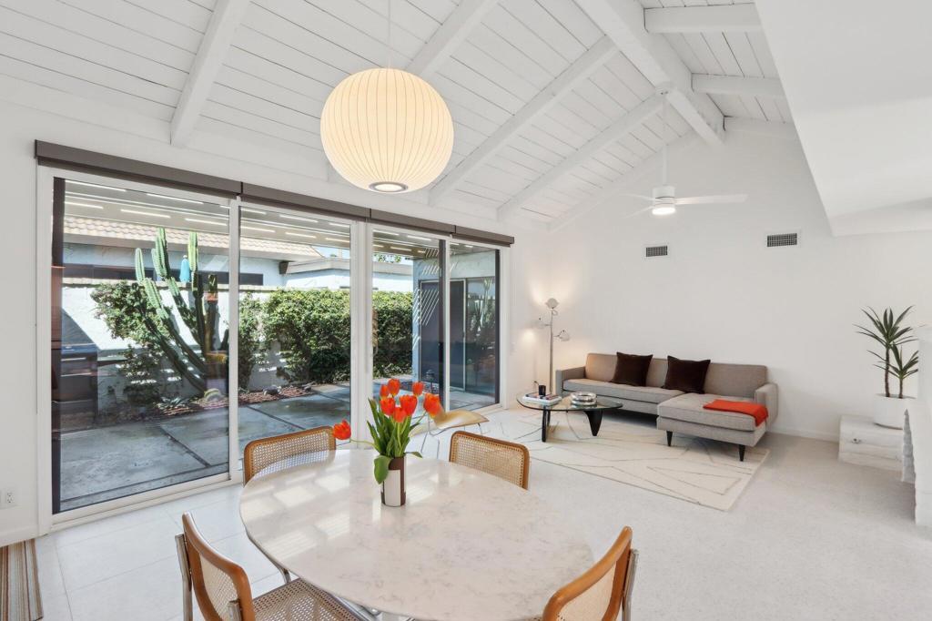 2467 Miramonte Circle # C, Palm Springs
