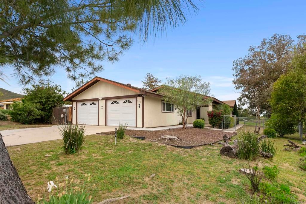 Photo of Listing #PTP2502753