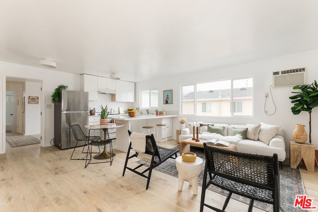 Photo of Listing #25522545