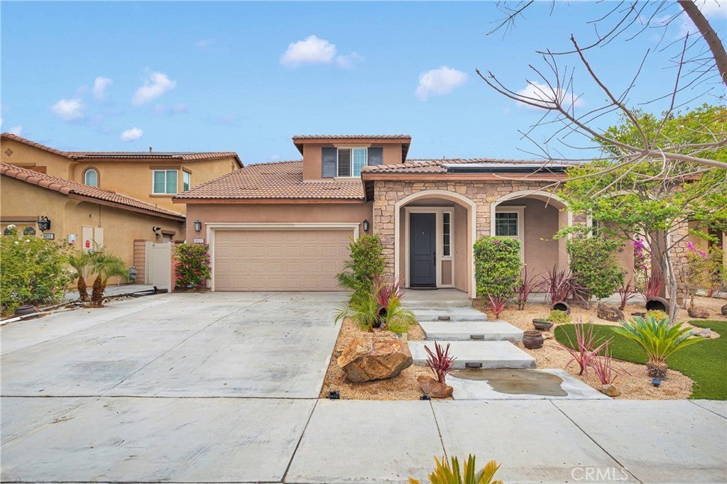 Photo of Listing #IV25085527