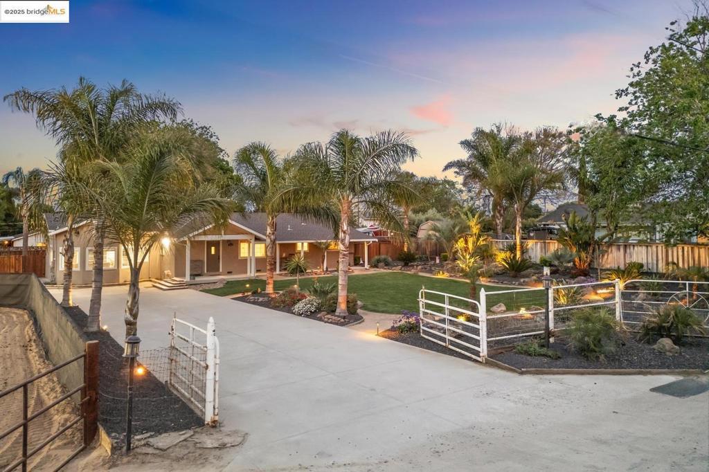 Photo of Listing #41093921