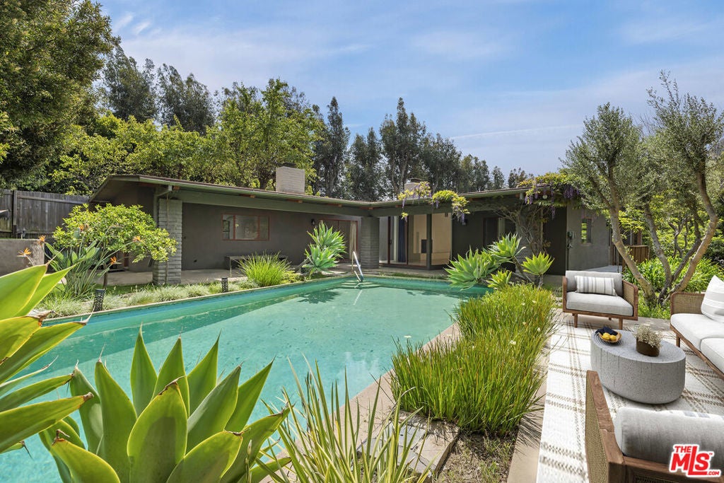 Photo of Listing #25523721