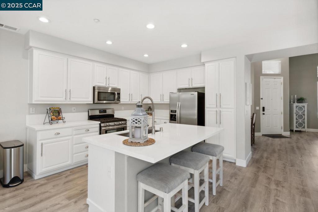 Photo of Listing #41093972