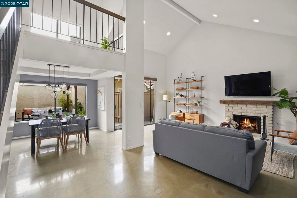 Photo of Listing #41093977