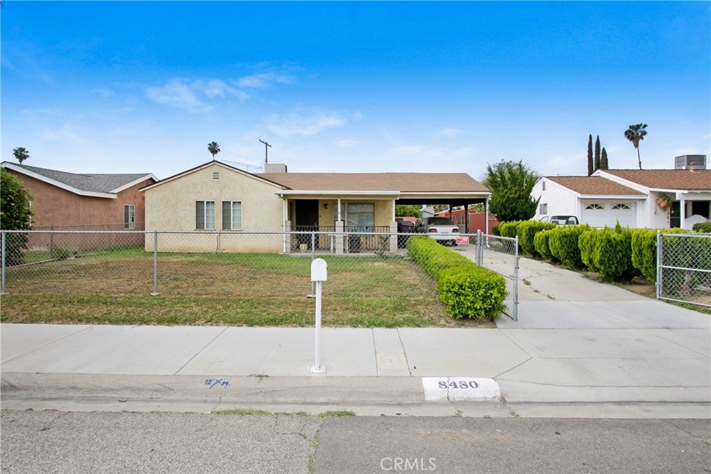 Photo of Listing #IV25086427