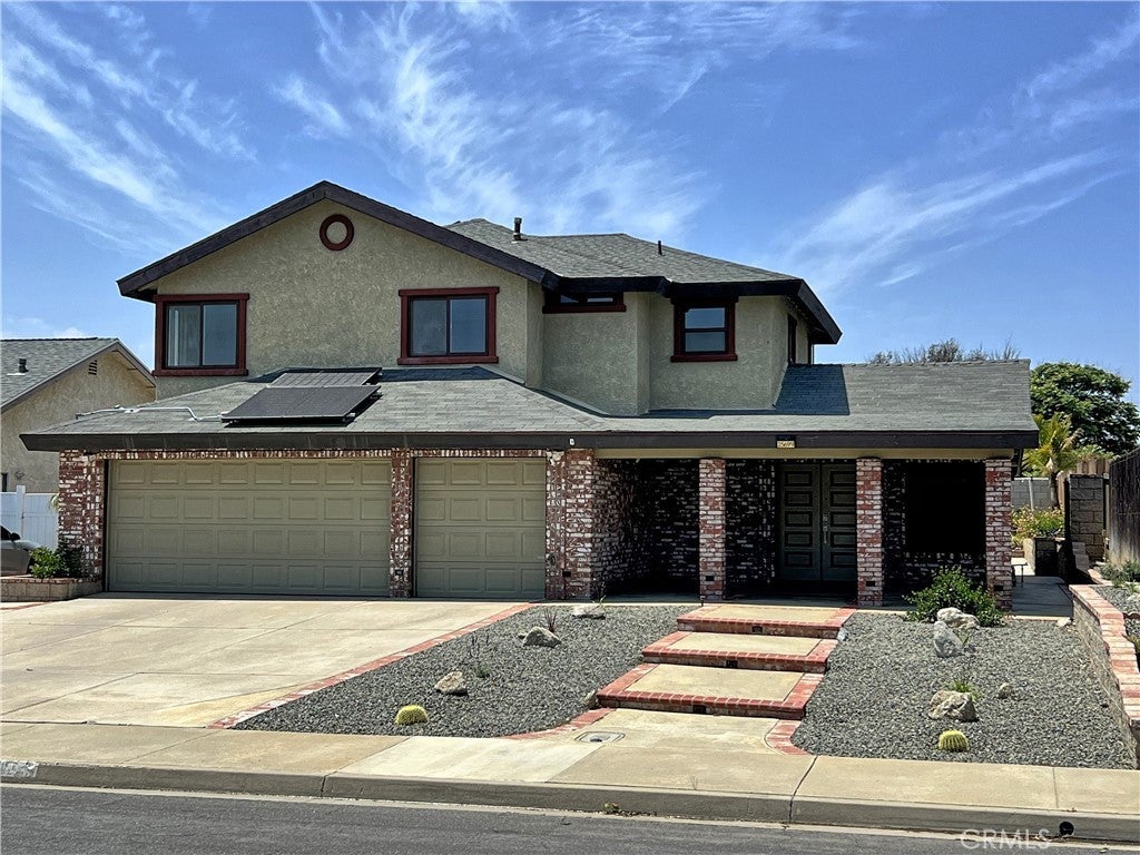 Photo of Listing #IV25086689