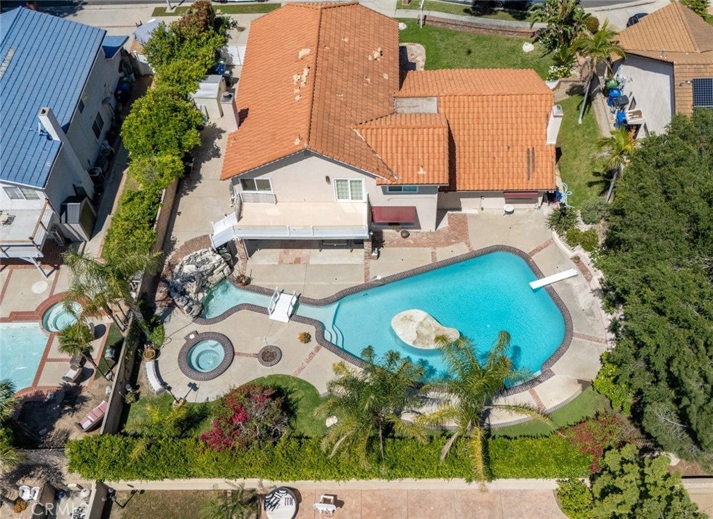 Photo of Listing #SR25086118