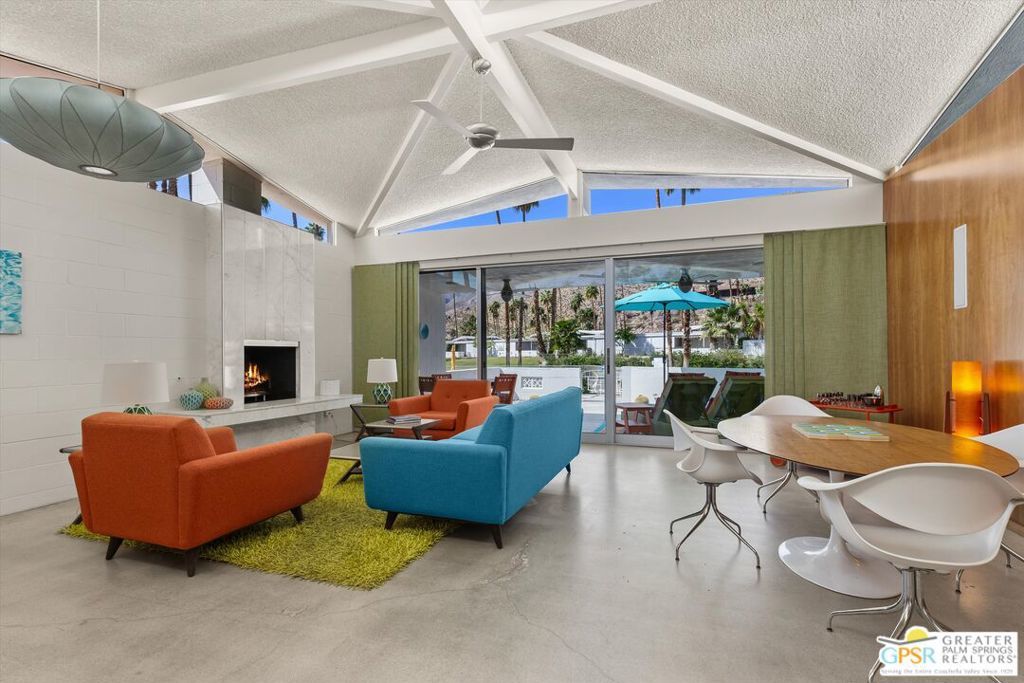 233 Toro Circle, Palm Springs