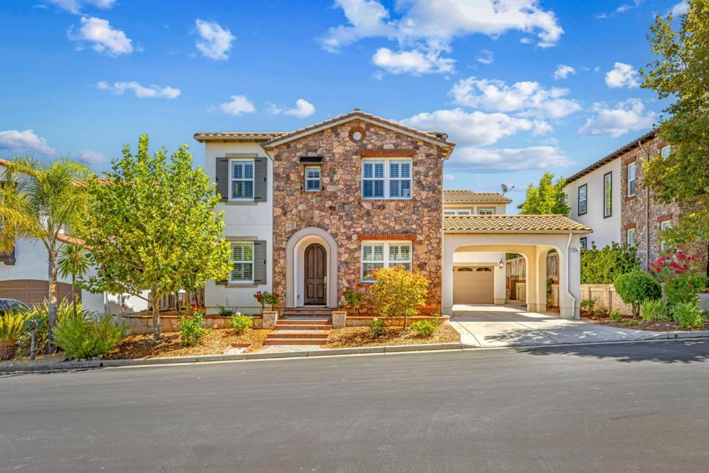 Photo of Listing #ML82002158