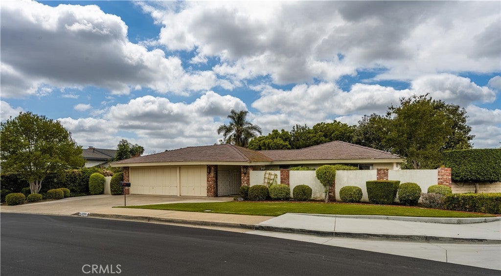 Photo of Listing #PW25086880