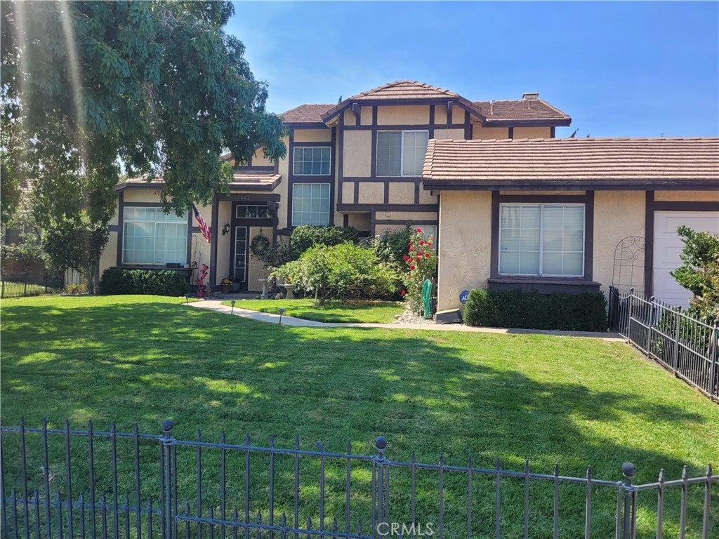 Photo of Listing #IV25087359