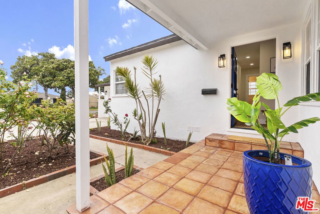 Photo of Listing #25527849