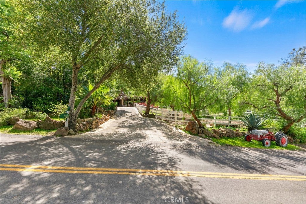 Photo of Listing #SR25087356