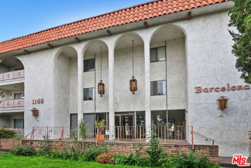 Photo of Listing #25528545