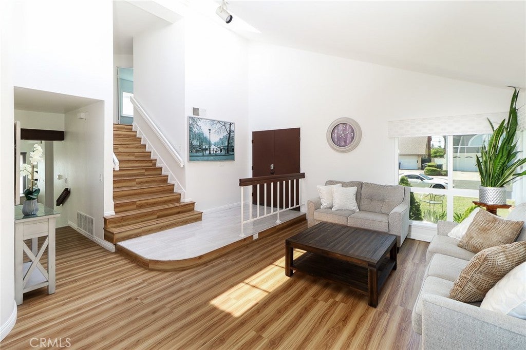 Photo of Listing #CV25087179