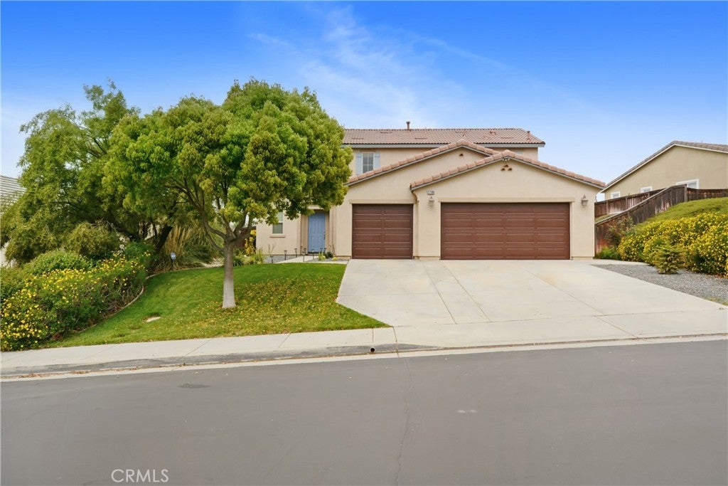 Photo of Listing #IV25088298