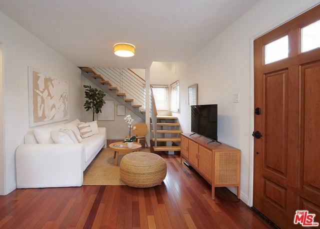 540 5th Place, Manhattan Beach.