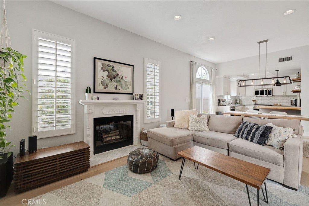 Photo of Listing #SB25087286