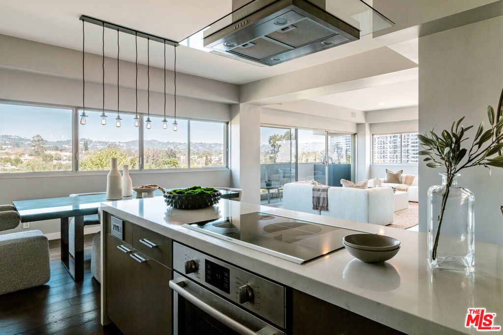 Photo of Listing #25528863