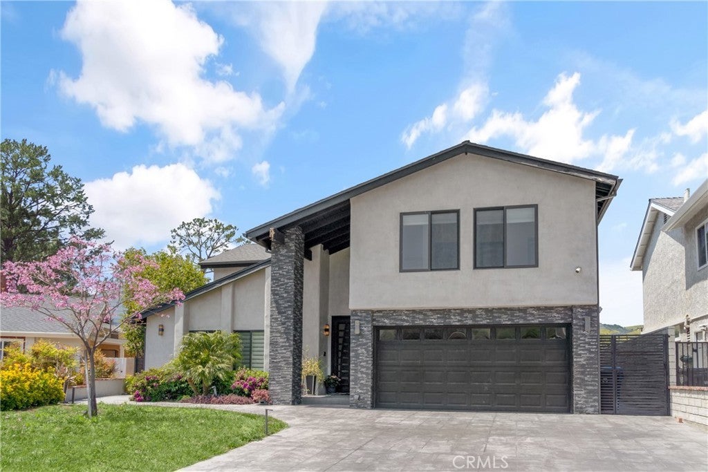 Photo of Listing #SR25087964