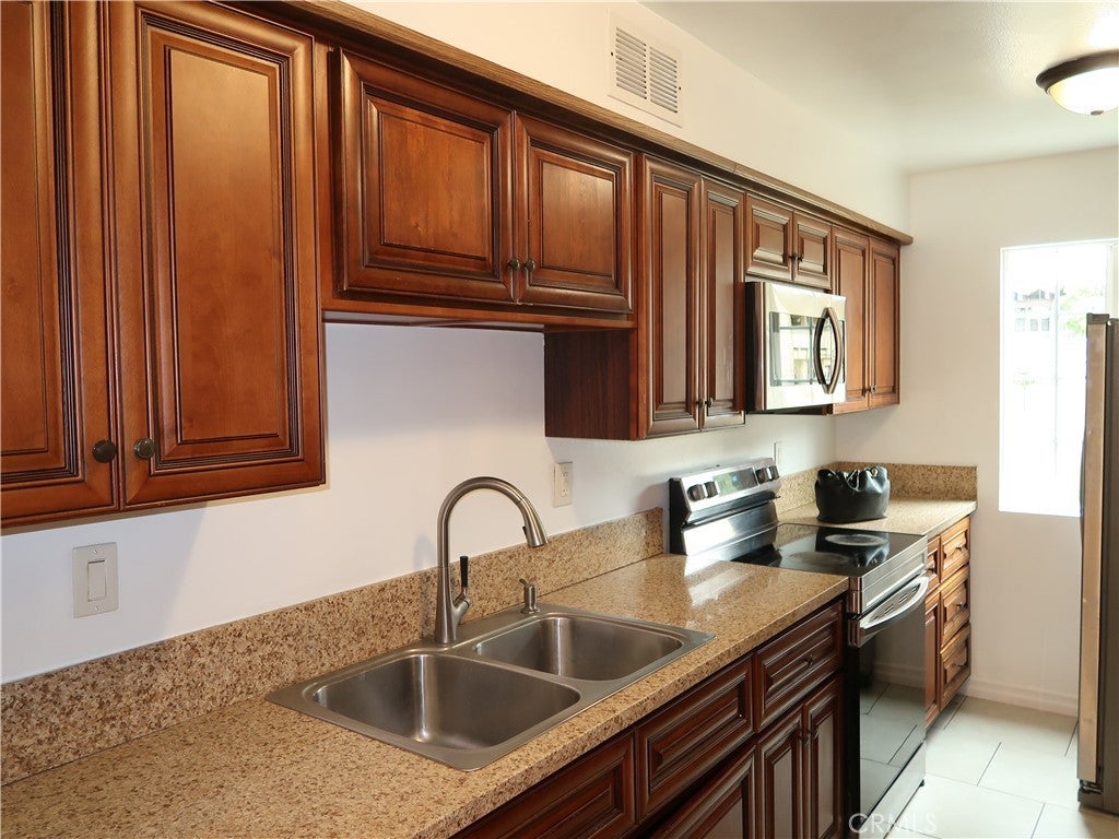 Photo of Listing #SR25088687