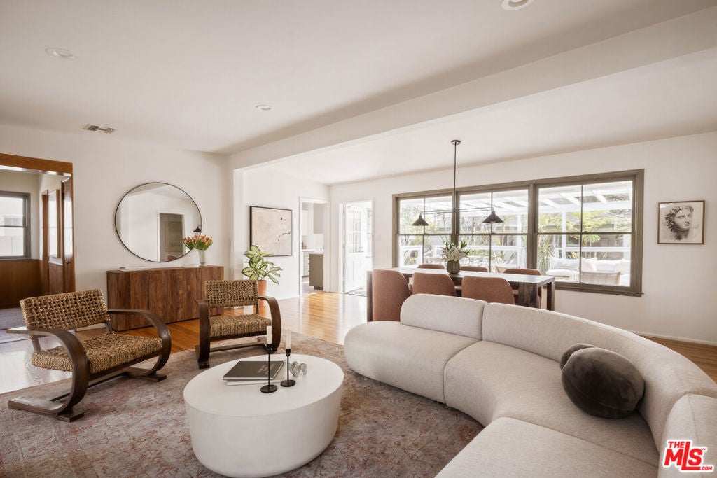 Photo of Listing #25528879